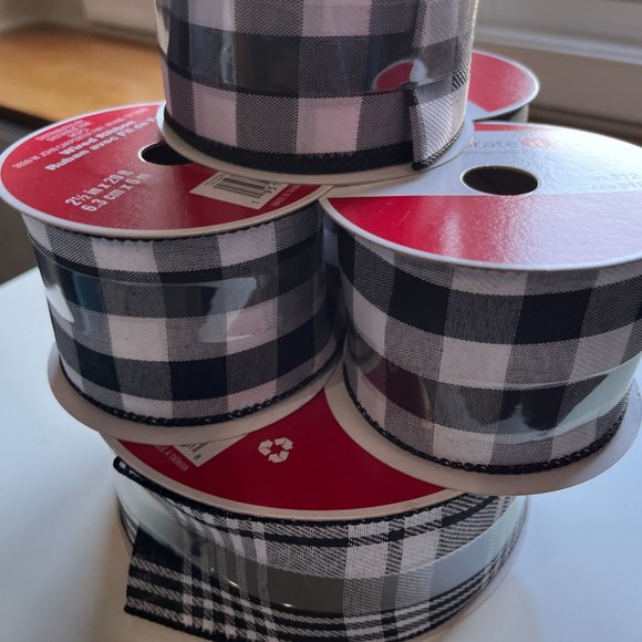 Wired Christmas -‎ Holiday Fabric Ribbon Rolls – 1 Jumbo and 4 Standard (New) - Picture 2 of 10